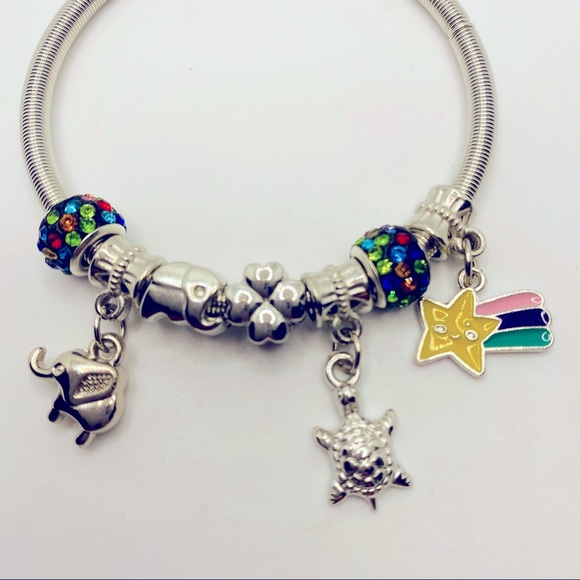 Bracelets Star and Crystals Silver tone Beads - Picture 2 of 8